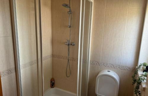 Lovely 3 Bedroom Villa with Pool in Great Location - Foto 17