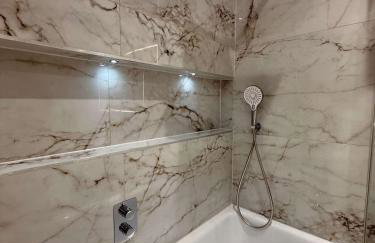 Refined Cottage Living Near Ascot & Windsor - Foto 41