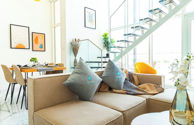 Bloomfields Spacious 2BR Duplex in Oasis - Photo 11