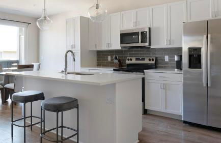 Landing Stylish 1BD Pool Clubhouse - Photo 6