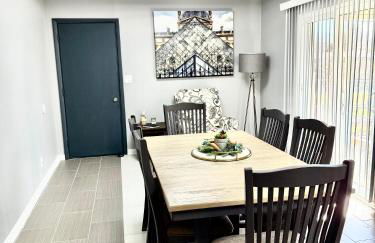 Delightful 3 Bd Home with King size bed, hot tub, playground! - Foto 12