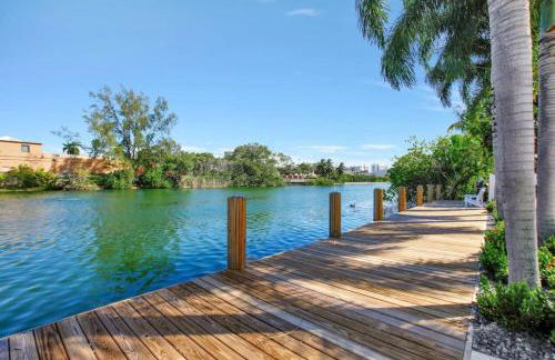 Lakefront Family Fun Home with Private Dock 3BR 2B - Foto 56