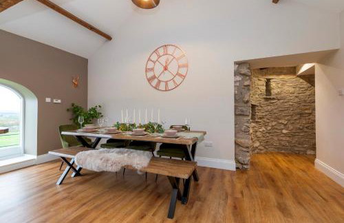 Luxury Barn - Hot Tub, Views, Stunning Location! - Pass the Keys - Photo 20