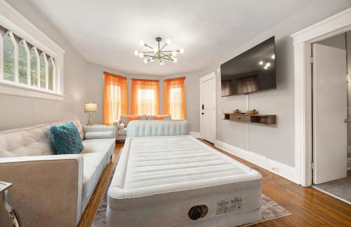 Modern 2BR Mins to Univ, Zoo, Destiny, Downtown - Foto 27