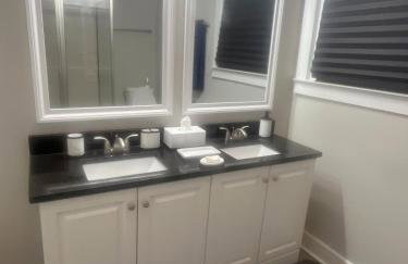 Enjoy Peace of Mind with a Modern Touch of Class - Foto 26