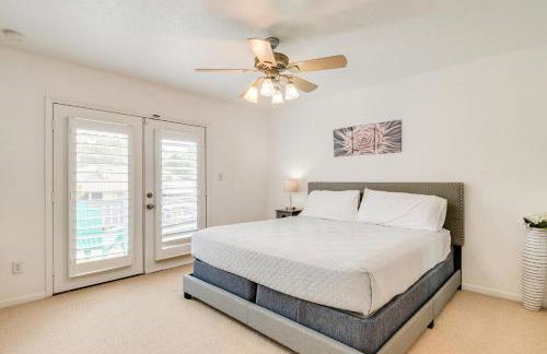 Dock and Outdoor Entertainment Home on Lake Conroe - Photo 23