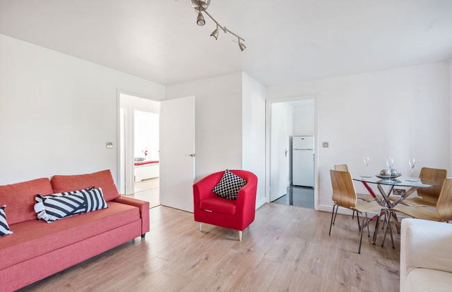 2 Bed Flat, Dedicated Workspace, Parking, 4KTV - Photo 11