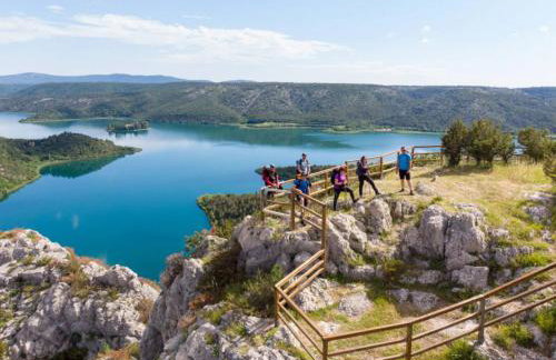 Immaculate 2-bed Cottage Near Krka Waterfalls - Foto 25