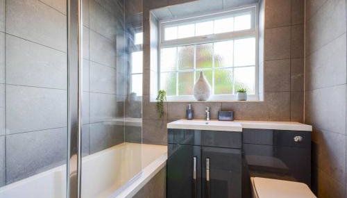 Potter's Escape-walking distance from The Studios! - Foto 5, Shower