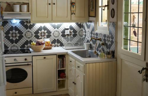 Aphrodite's Coast Retreat House! - Photo 9