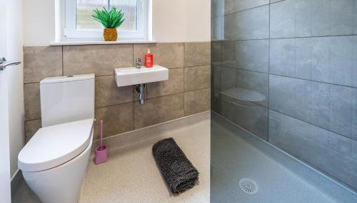 Two-bed Ground Floor Flat in Caerphilly Town Centre - Foto 5, Shower