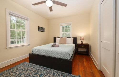 Dog Friendly Lakeside Escape with Hammock and Fire Pit - Foto 19