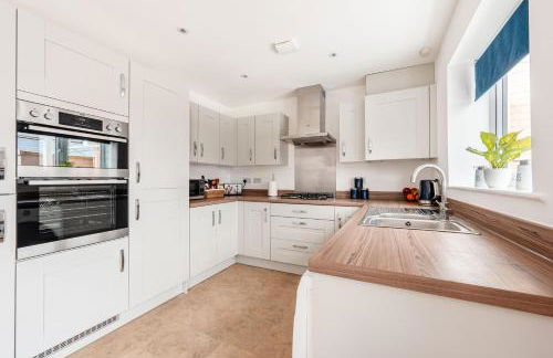 4 Bed, 3 Bath Townhouse in Colchester - Business, Contractor and Leisure - Singles or Superkings - Disc0unts - Foto 23