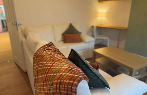 Chase View 1 Bed Sleeps 4 Parking WiFi Contractors - Photo 1