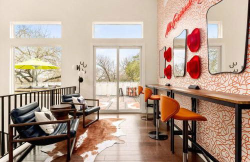 SoCo Cowgirl: Pool, Putt, Karaoke, Spa, 2mi to DT - Foto 39