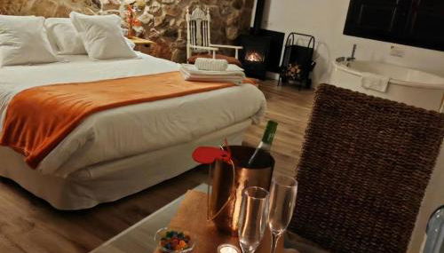 DUO SOMNIA, suites con jacuzzi y chimenea, only adults - Photo 3