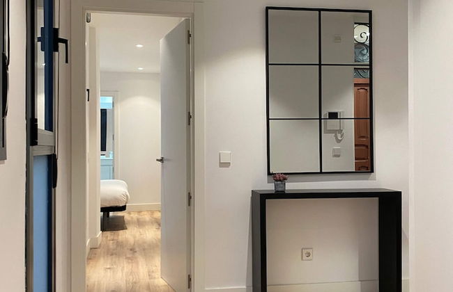 w Majestic 2BR at Palacio Real - Photo 10