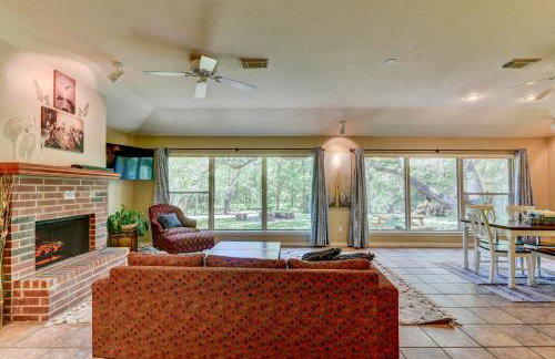 Riverside country retreat with easy access to all that Houston has to offer - Foto 28