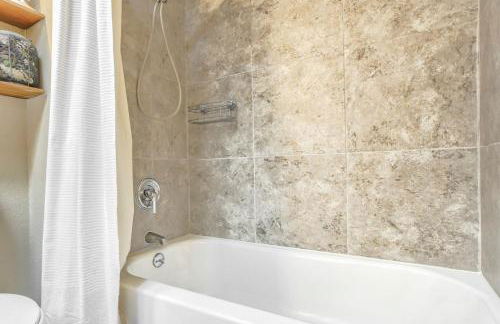 One Level Home Near Downtown Hot Tub - Foto 19