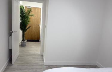 Serenity Waterfront 2 Bed Apartment - Foto 64