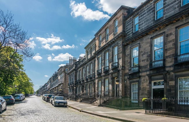 JOIVY Luxury Carlton Terrace Main Door Apartment - Foto 24