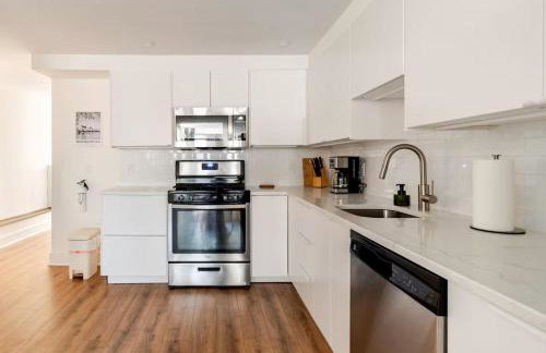 Entire 2-Story Garden Loft Apt with Parking, walk to Metro, Zoo, 2 mi from White House - Photo 24