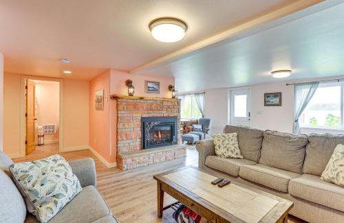 Lake Whatcom House with Private Hot Tub and Dock - Foto 11