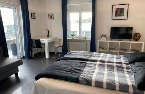 Preiswertes stilvolles Zimmer im privaten Haus mit großem schönem modernem Gemeinschaft Badenzimmer - Foto 23