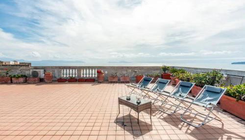 Rooftop in front of the Castle - Photo 5