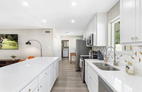 Cozy Warm Oasis-Heated Pool-Perfect location-Spring TRN - Foto 14