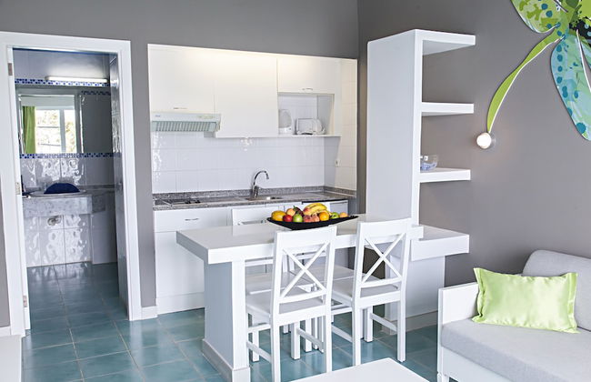 Apartamentos LIVVO Morromar - Photo 8