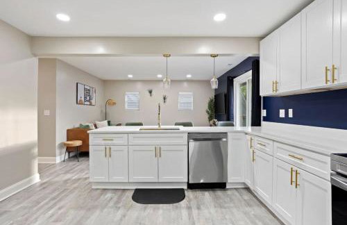 Chic Boho Retreat Near Downtown - Photo 14