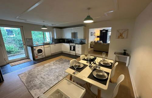 1 bed annex with extra sofa bed ideal for families and business guests - Photo 1