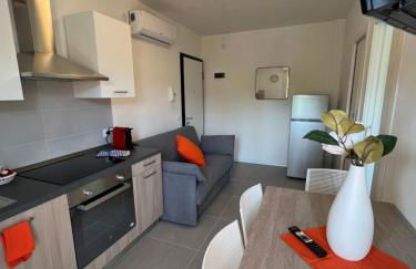 Twin Pine trees flats, near beach - Foto 8