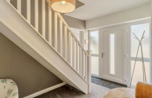 Full Modern Home - short & long stays - Foto 8