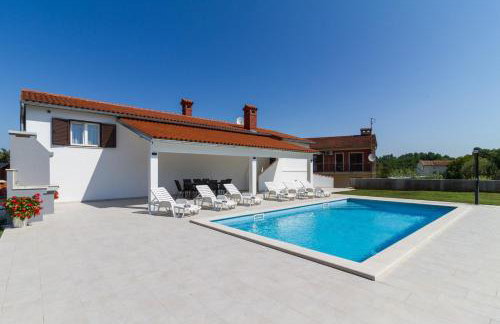 Lovely VILLA Piljan with a private swimming POOL - Foto 1