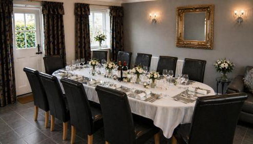 The Shakespeare Lodge - Sleeps up to 12 - 2 HOT TUBS - Foto 3
