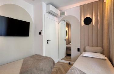 Family & Business Apartments PREMIUM SPA No 3 - 2 Bedroom with Private Jacuzzi, Balcony, Parking - Foto 13