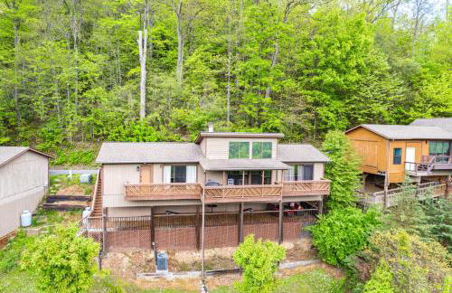 Maggie Valley Mountain Escape with Fireplace and Deck! - Foto 30