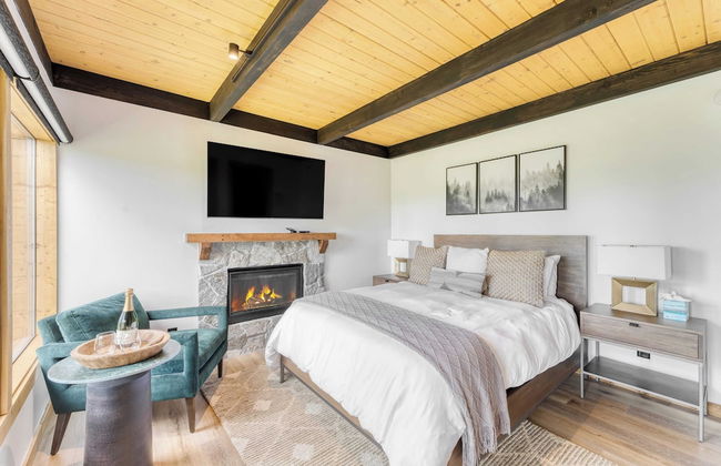 Lake View, Firepit, Game Room Remodeled Lake Tahoe Luxury Cabin by Avantstay - Foto 44