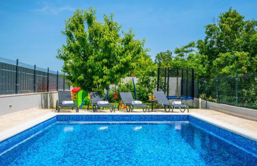 Holiday Home Villa Mile mit beheiztem Pool- Grill und Terrasse by Interhome - Foto 8