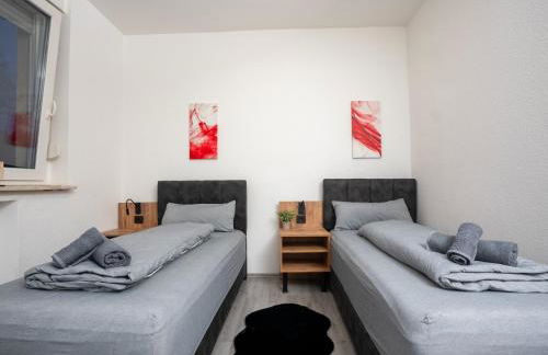 Serviceroom24 - Apartment 3 in Recklinghausen WLAN - Smart-TV - 24-7 Check-in und Küche - Foto 10
