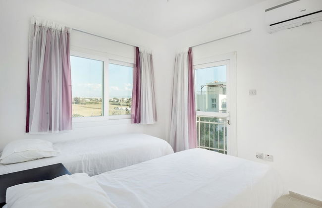 Aphroditebeachfrontresort Unique gem Direct by sea - Foto 2