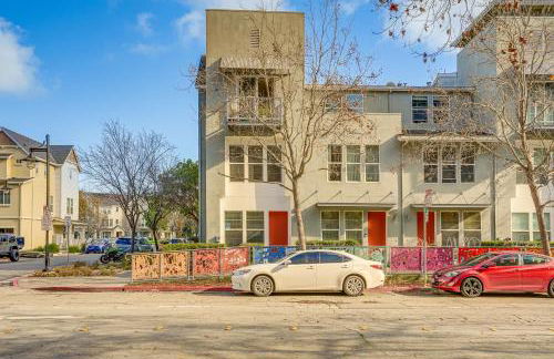 Walk to BART Station Richmond Townhome with Balcony - Photo 29