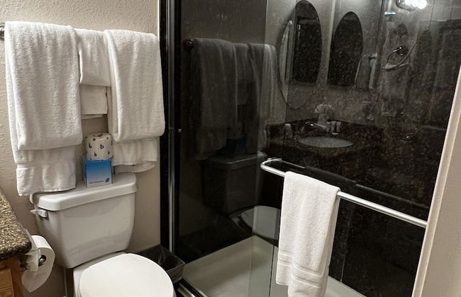 Canyon Plaza Premier Studios and Apts - Foto 18