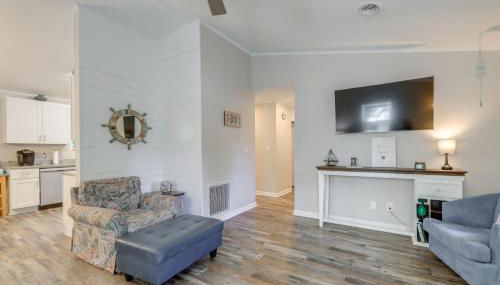 Lovely Emerald Isle Home, Walk to Beach! - Foto 4