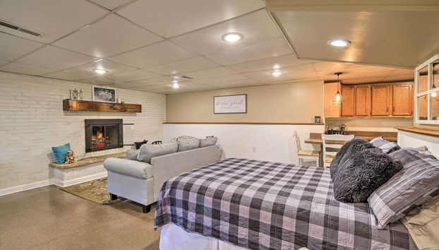 Beckley Studio with Hot Tub, 4 Mi to WVU Tech! - Foto 5, Interior