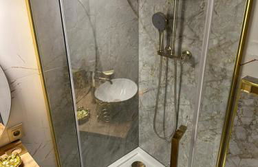 Rez de jardin OU ascenseur 4 ieme PISCINE -WIFI-Dans le Village naturiste holidaysochic - Photo 22