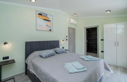 Villa Vala with a large yard near Pula - by Istrabook - Foto 32