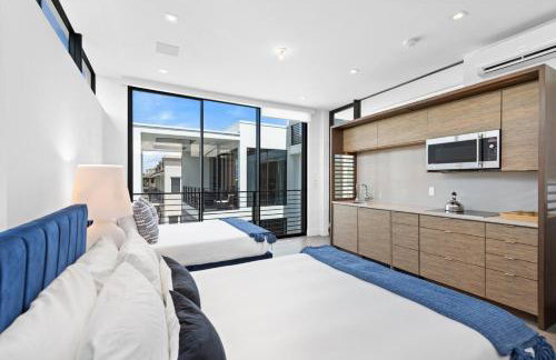 Three Story Waterfront Villa with Basketball and Mini Golf - Foto 31